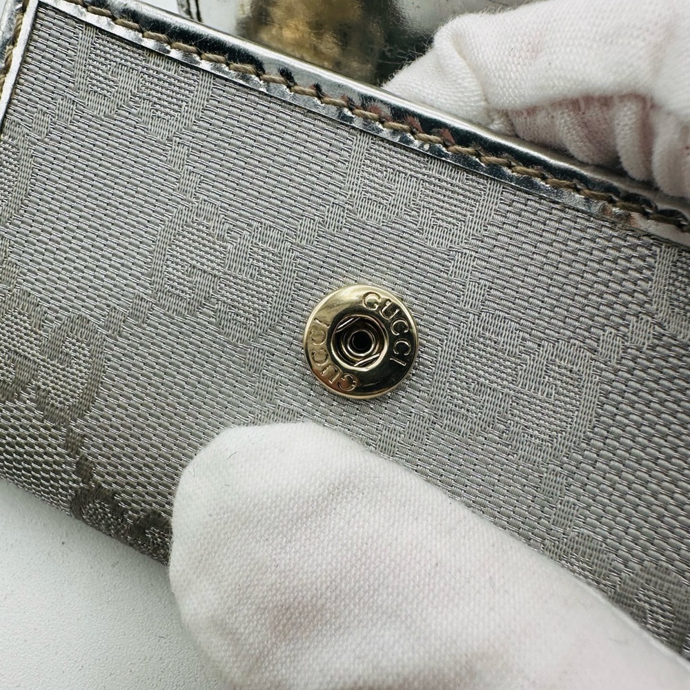 Gucci Silver Key Wallet - Picture 4 of 11